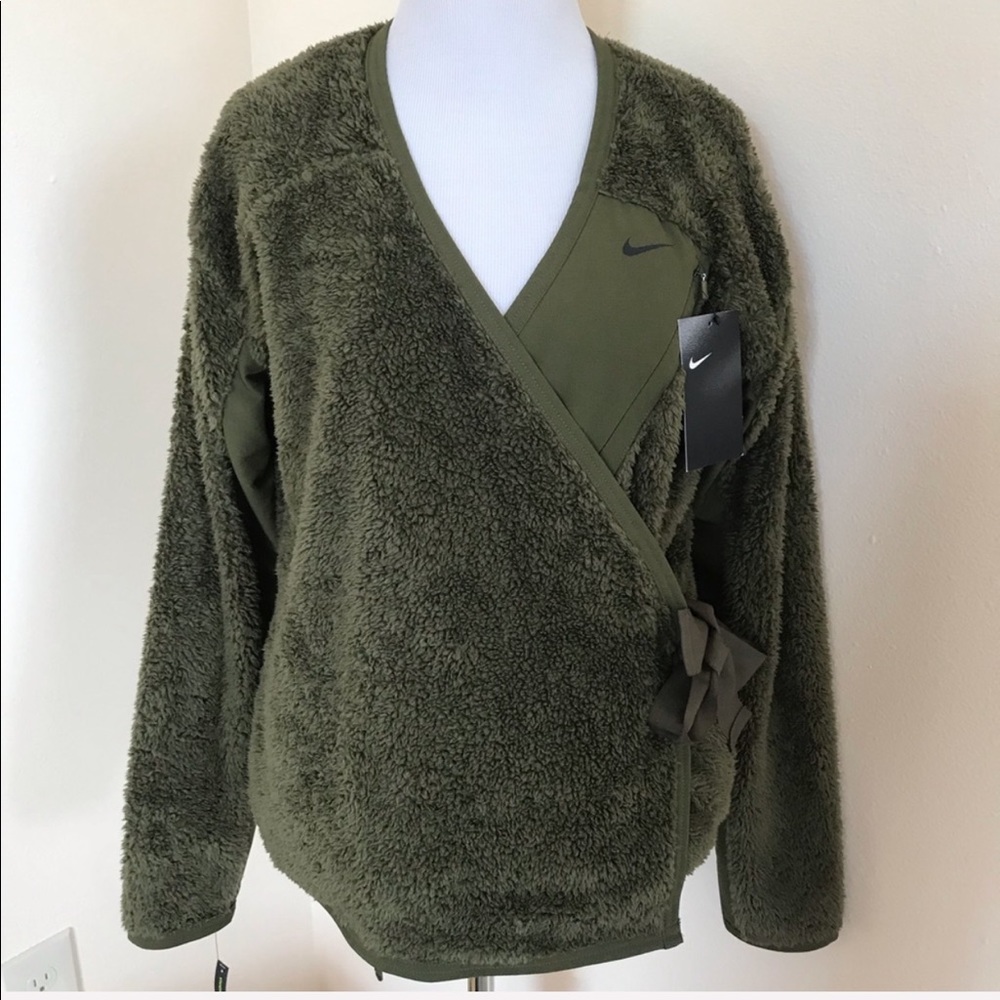 NWT Nike Long Sleeve training wrap top - Picture 6 of 8